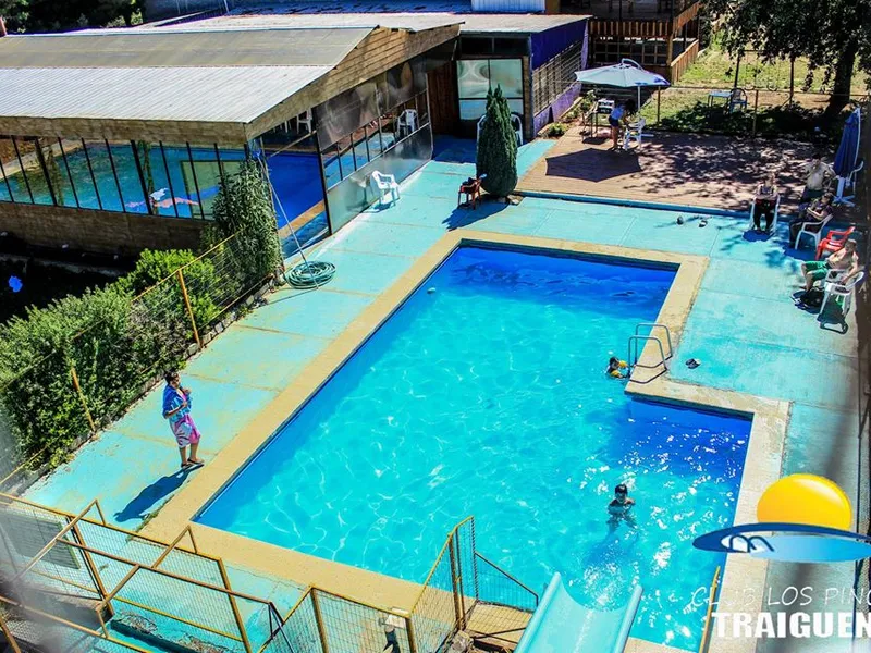piscina-los-pinos-exterior.jpg